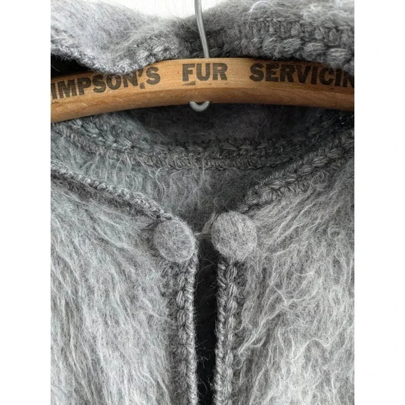 Alpaca Winter Poncho - Picture 6 of 9